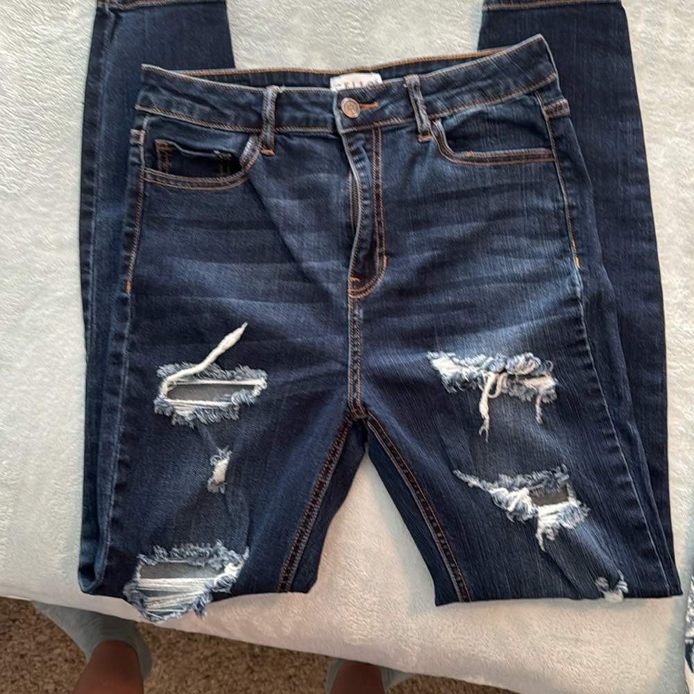 Cello jeans lightly worn size 9 stretch high waisted distresed